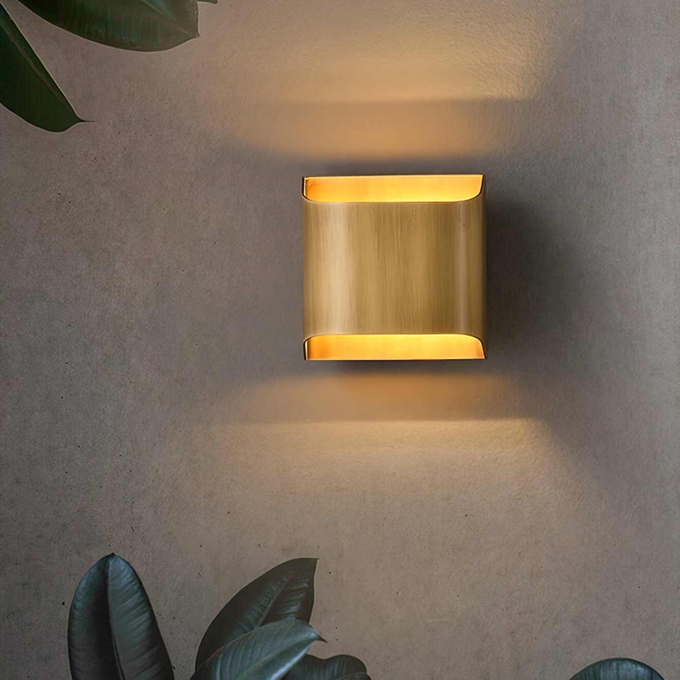 Modern Curved Brass LED Wall Sconce 1-Light Lasson Living