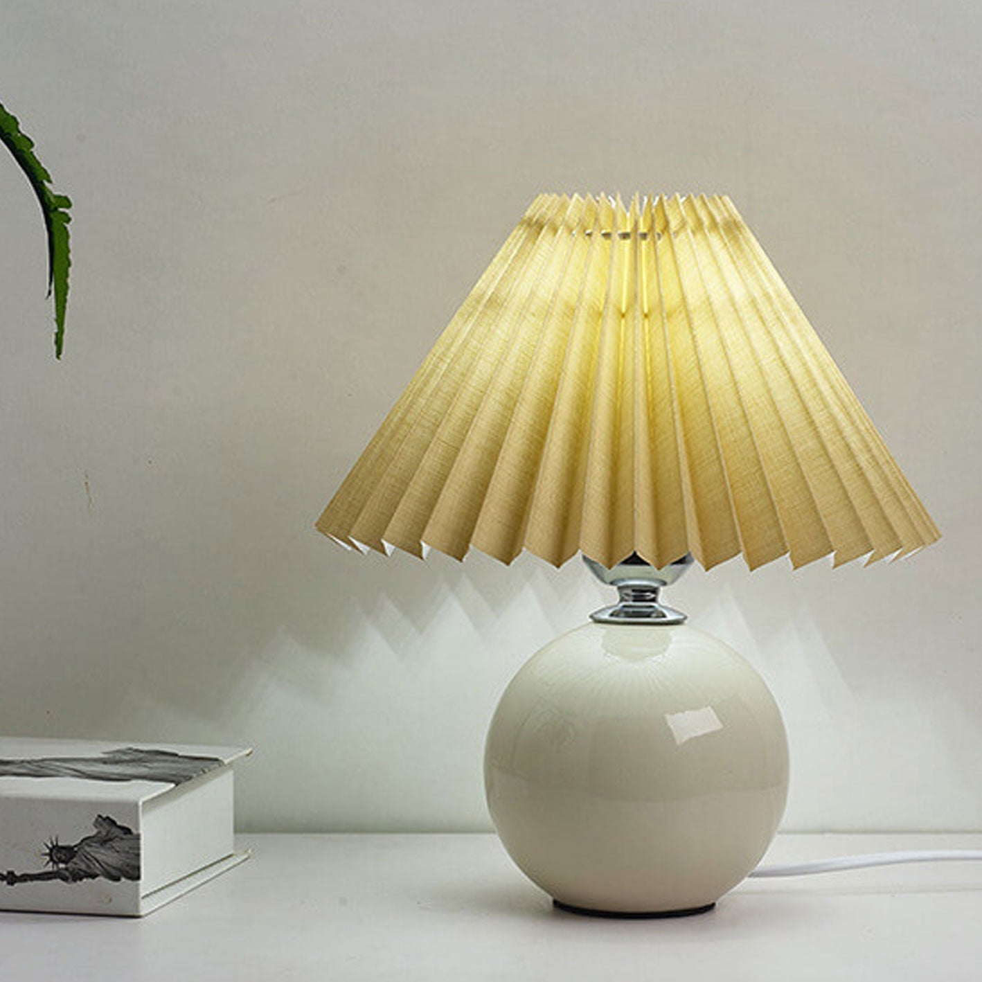 Nordic Ceramic Pleated Table Light | 1-Light Lasson Living