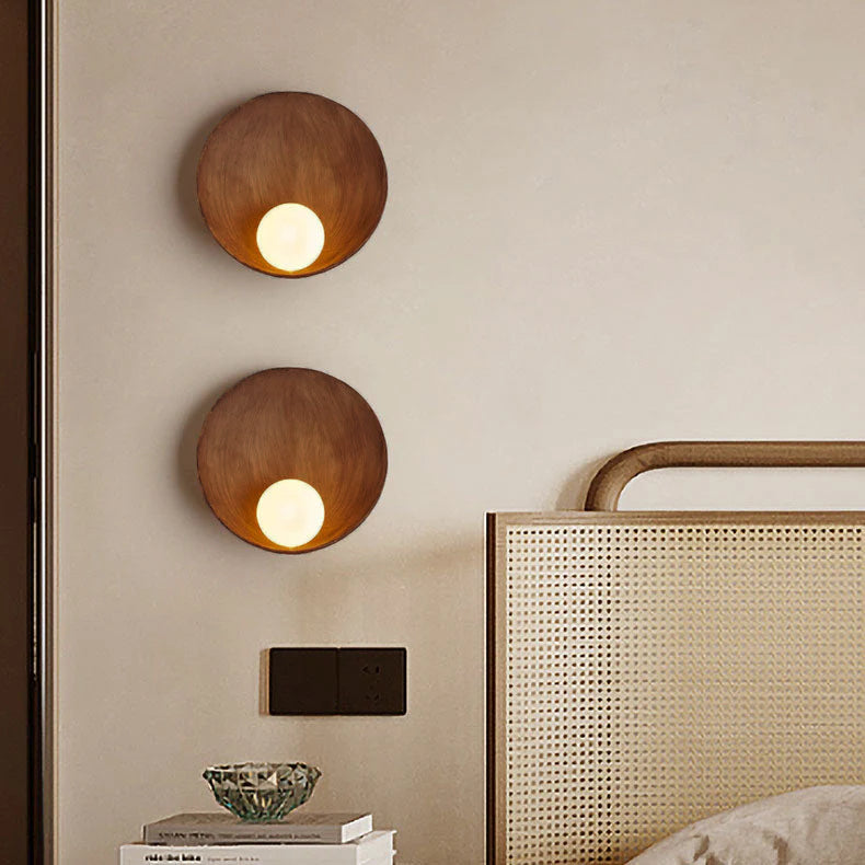 Modern Glass Round 1-Light Wall Sconce Lasson Living
