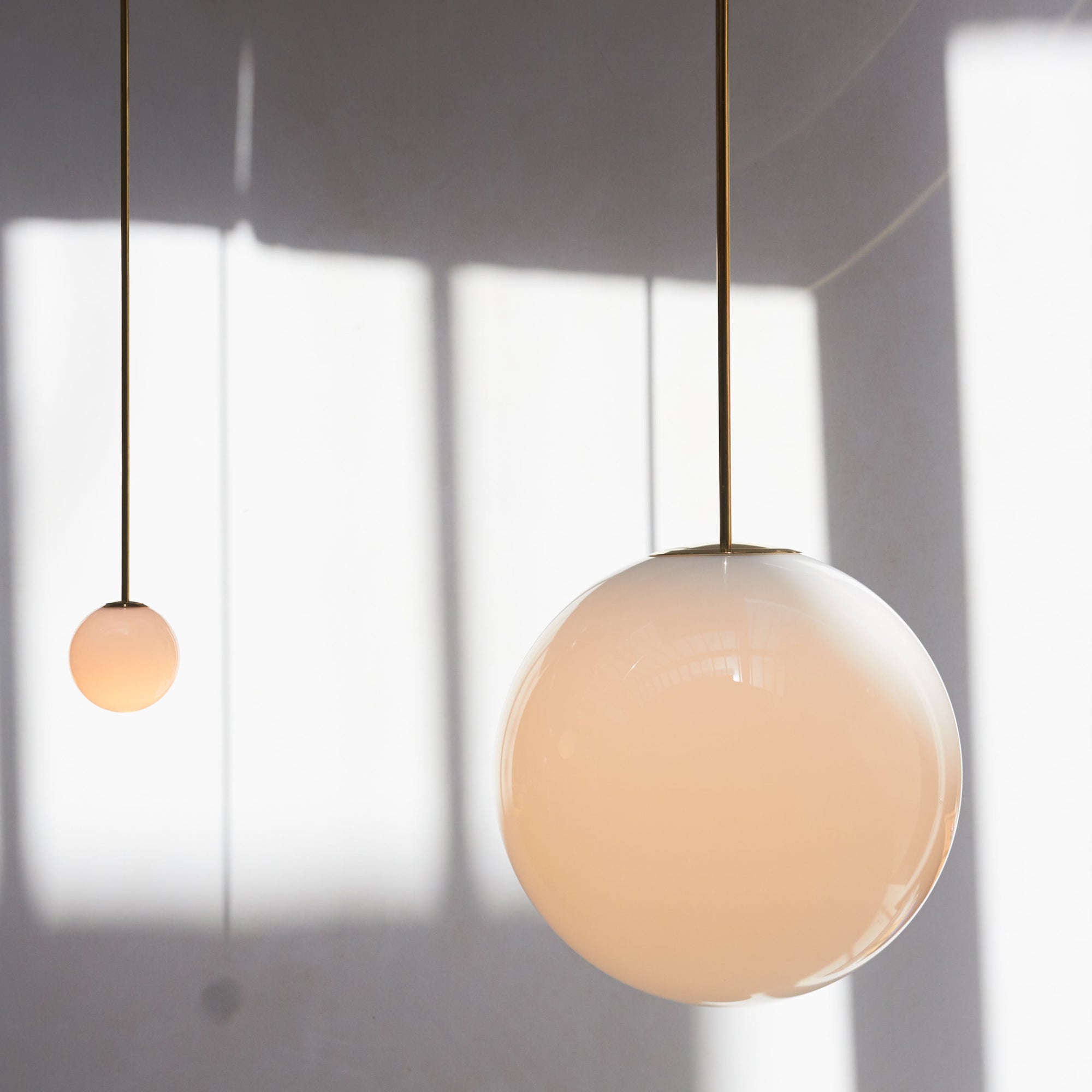 Minimalist Brass Globe Glass Pendant 1-Light Lasson Living