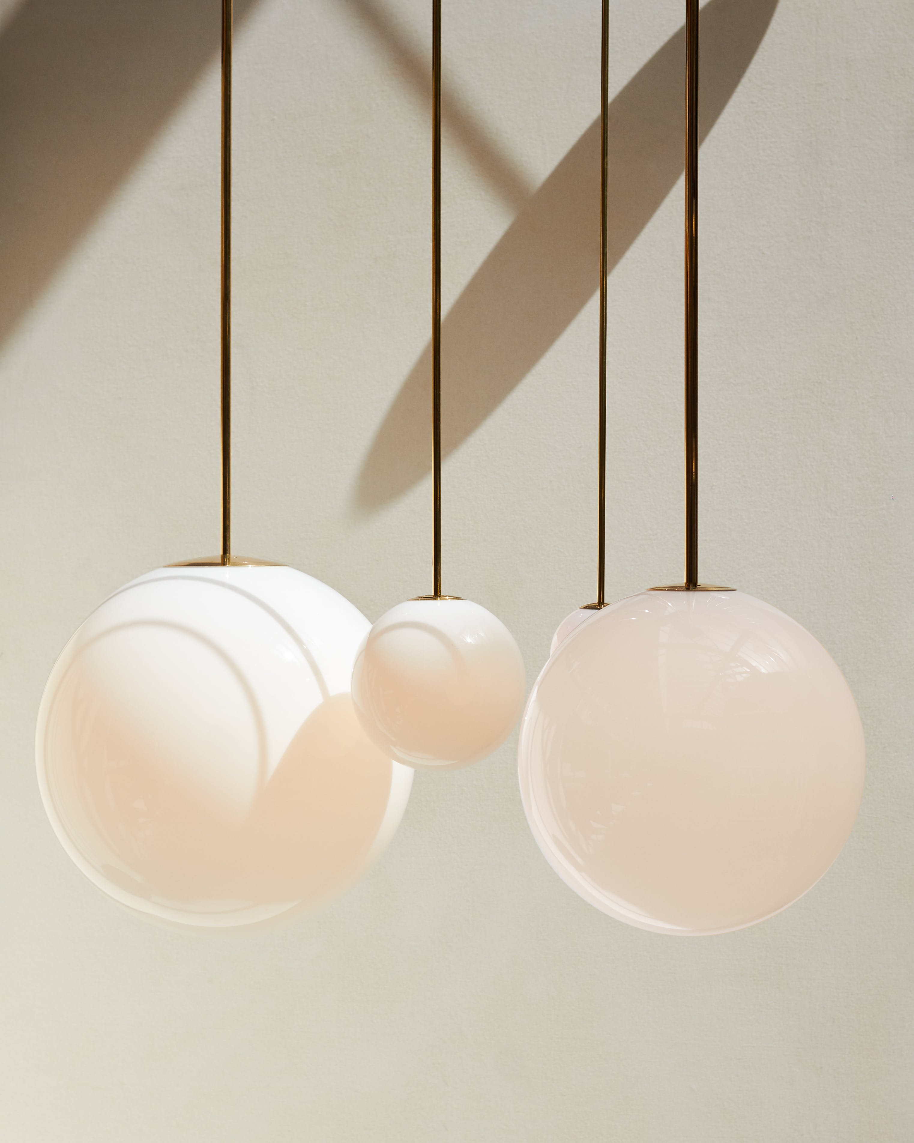 Minimalist Brass Globe Glass Pendant 1-Light Lasson Living