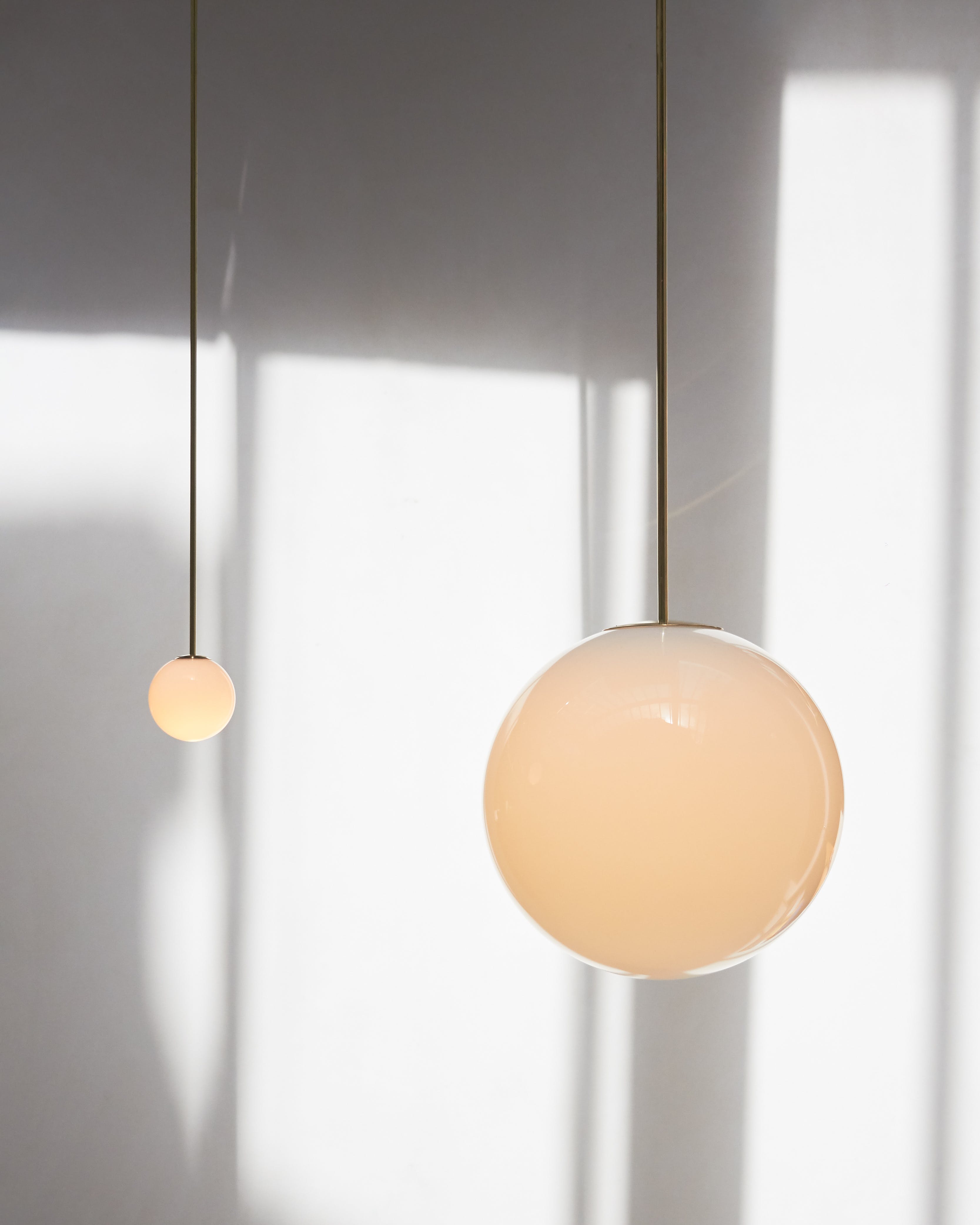 Minimalist Brass Globe Glass Pendant 1-Light Lasson Living