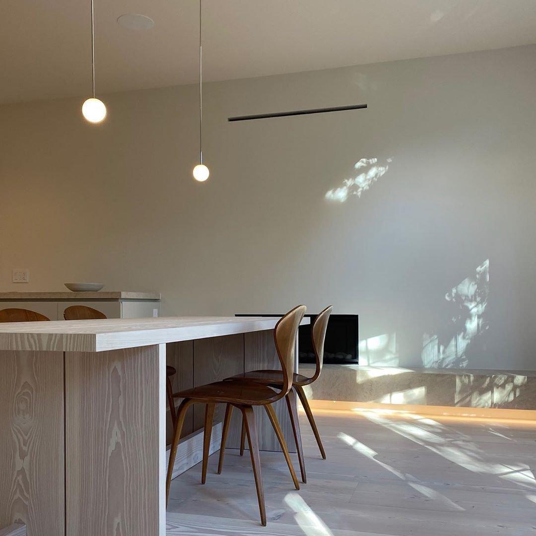Minimalist Brass Globe Glass Pendant 1-Light Lasson Living