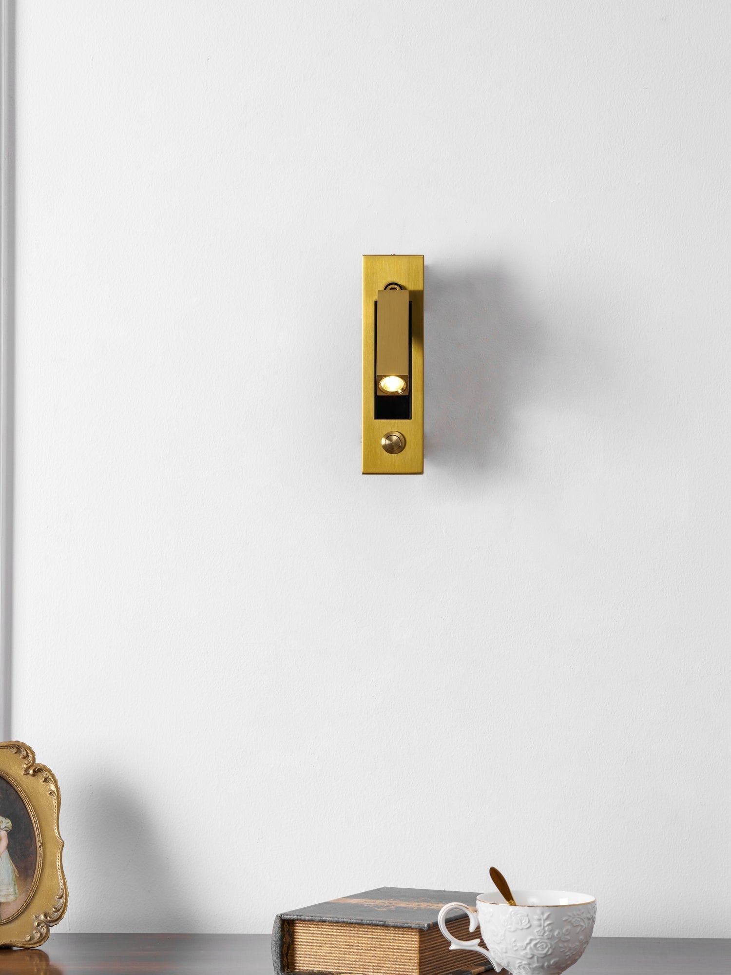 Modern Minimalist Embedded Aluminum LED Wall Sconce 1-Light Lasson Living
