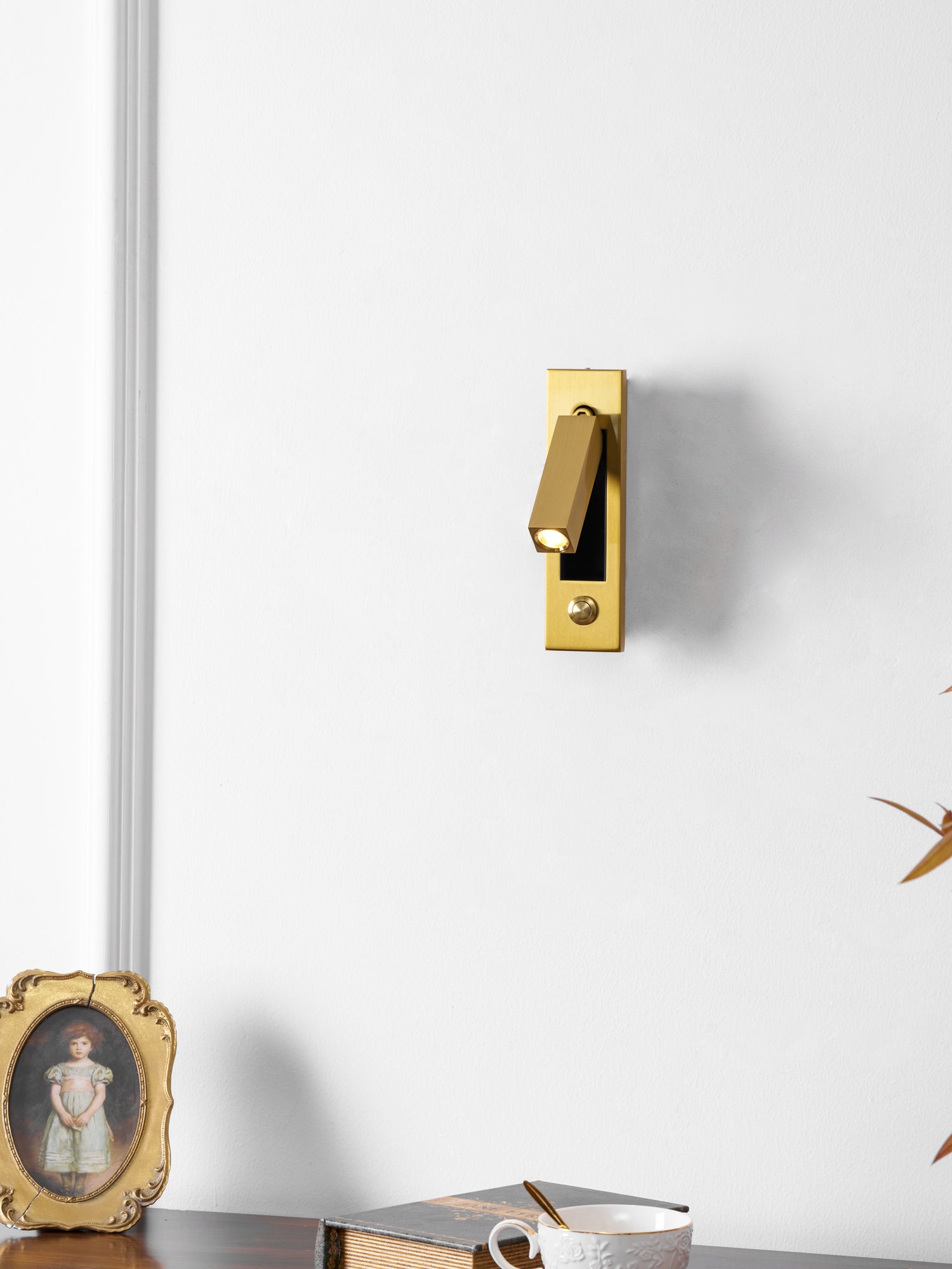 Modern Minimalist Embedded Aluminum LED Wall Sconce 1-Light Lasson Living