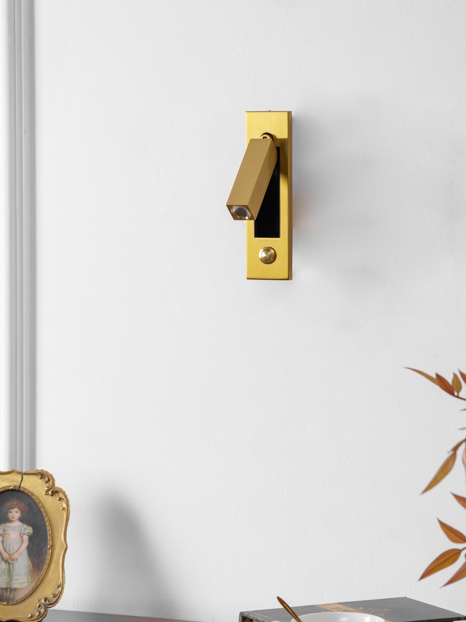 Modern Minimalist Embedded Aluminum LED Wall Sconce 1-Light Lasson Living