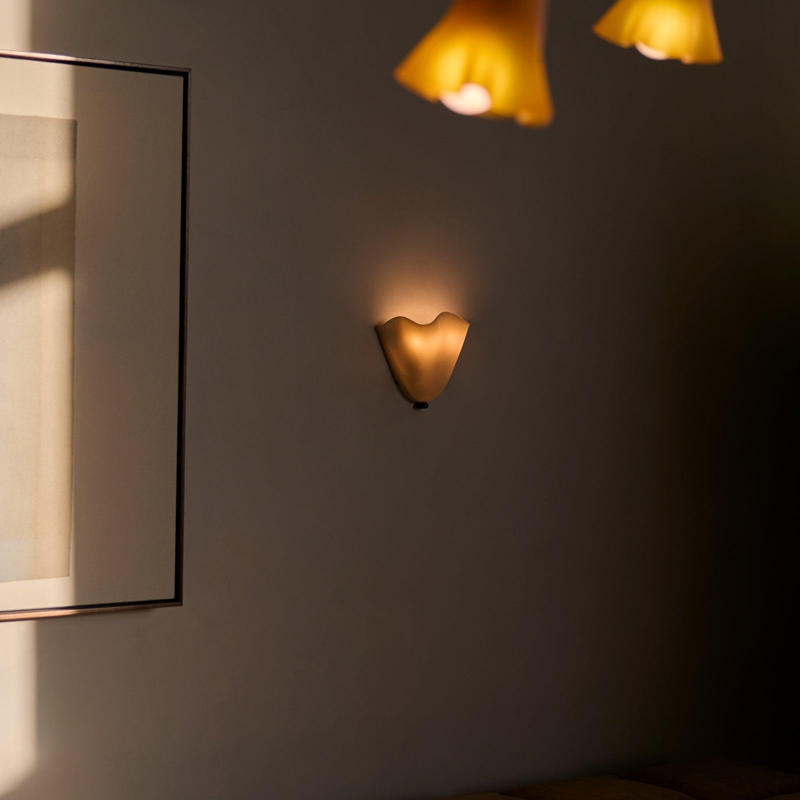 Retro Stained Glass Skirt Shell Wall Sconce LED 1-light Lasson Living