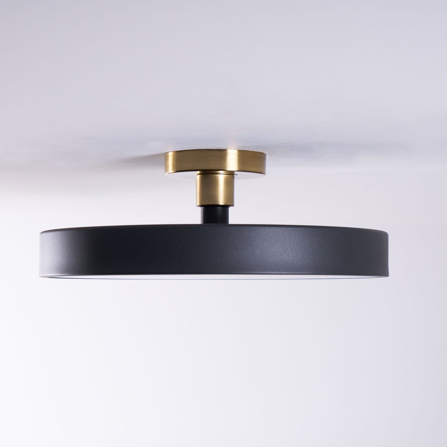 Modern Round LED Flush Mount Ceiling Light 1-Light Lasson Living
