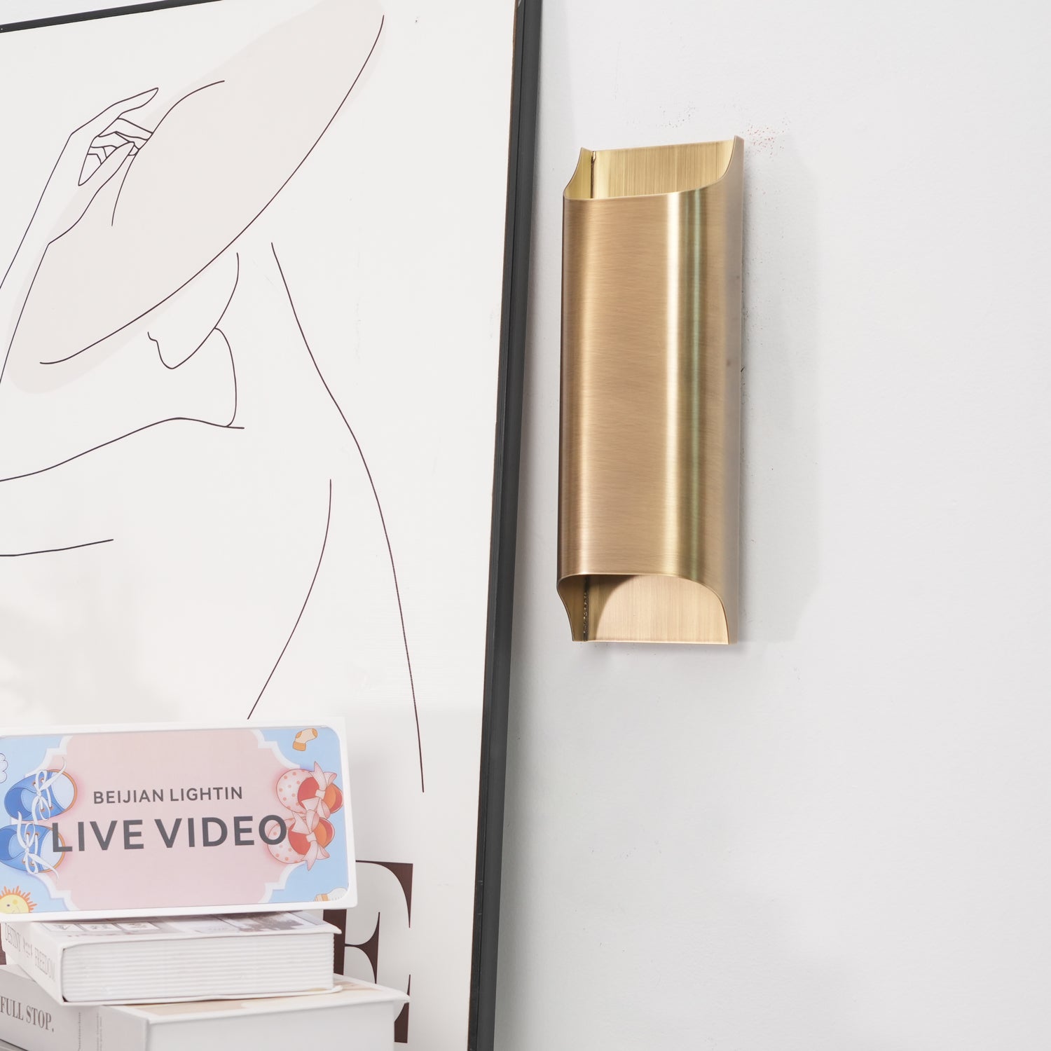 Modern Curved Brass LED Wall Sconce 1-Light Lasson Living