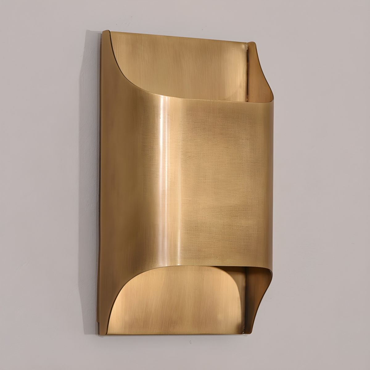 Modern Curved Brass LED Wall Sconce 1-Light Lasson Living