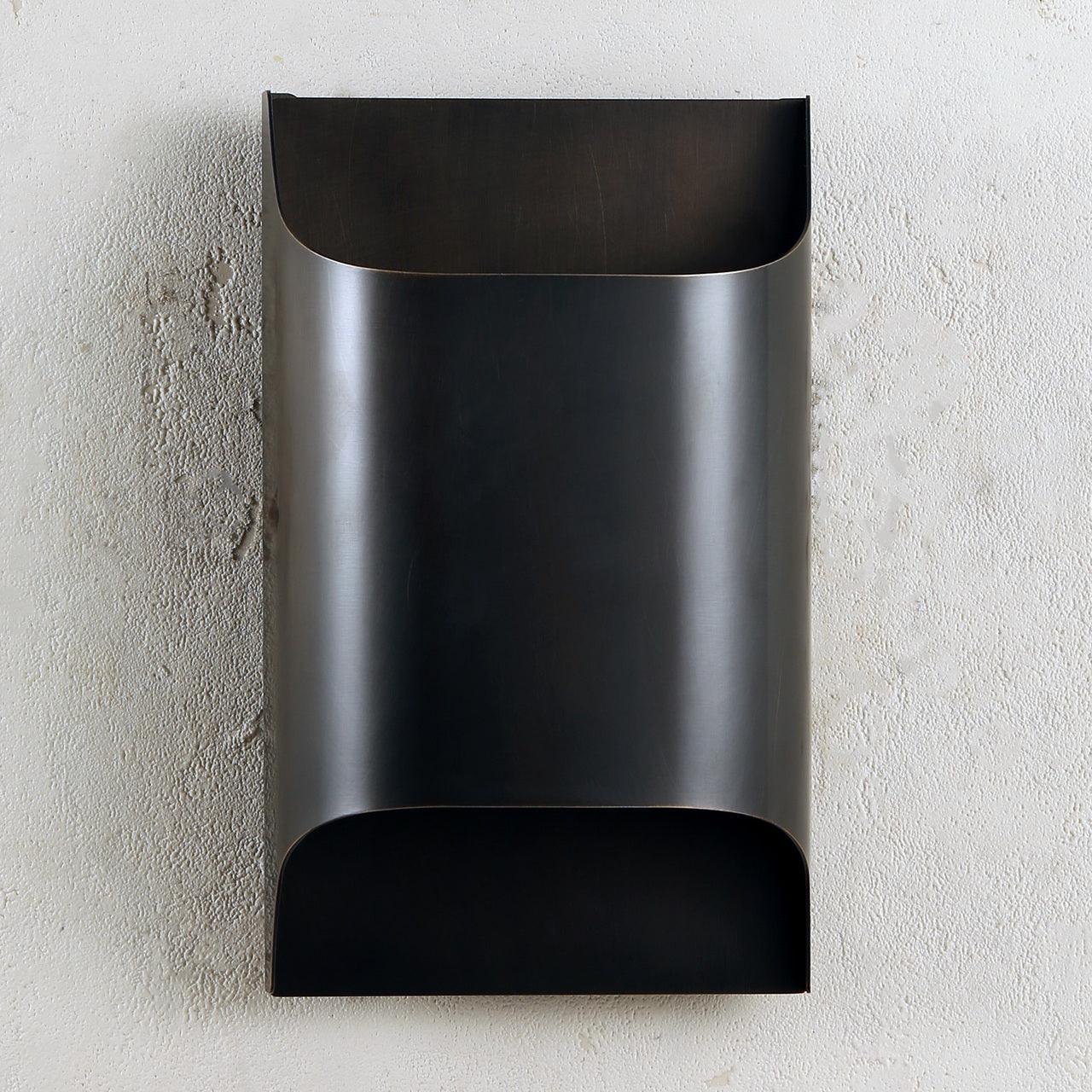 Modern Curved Brass LED Wall Sconce 1-Light Lasson Living