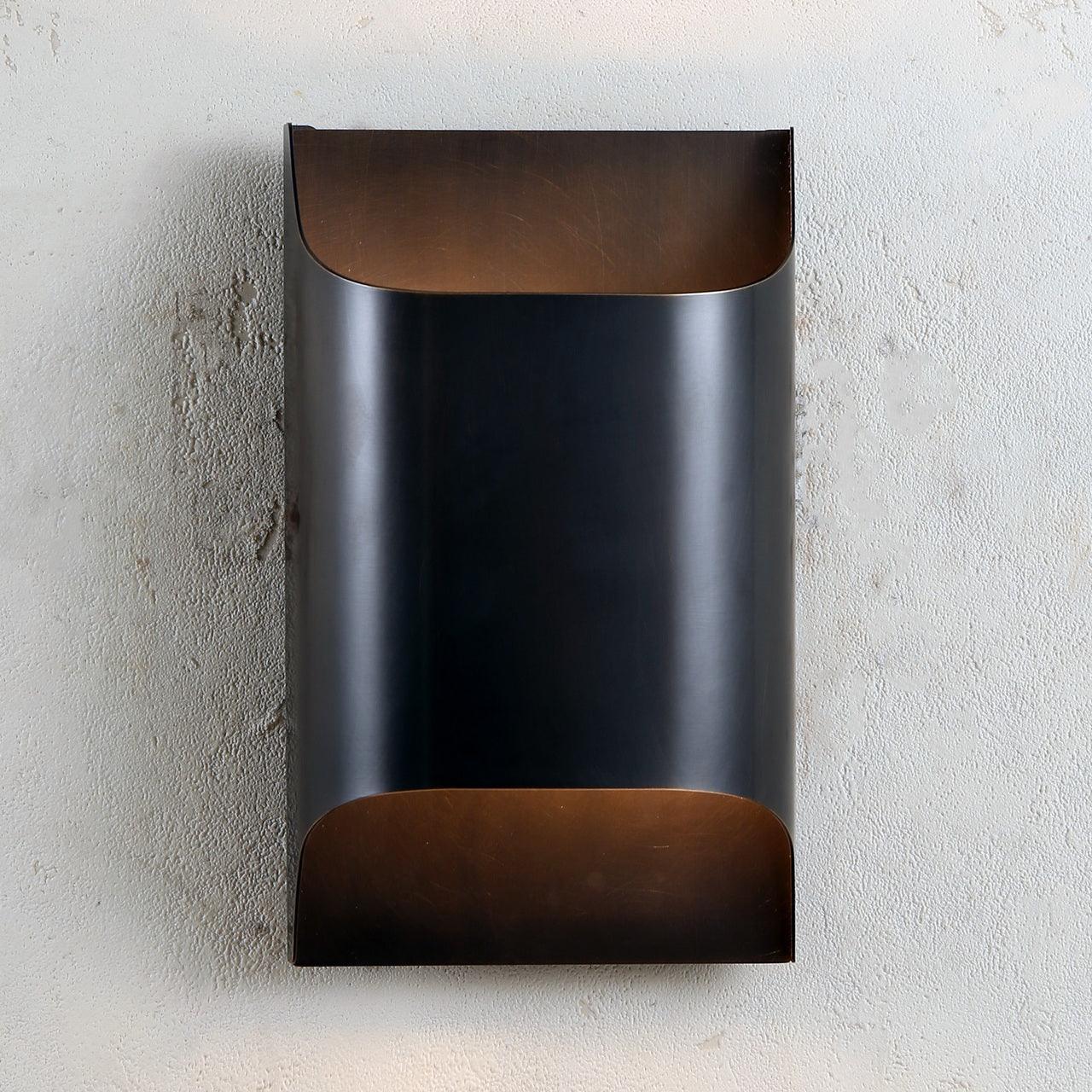 Modern Curved Brass LED Wall Sconce 1-Light Lasson Living