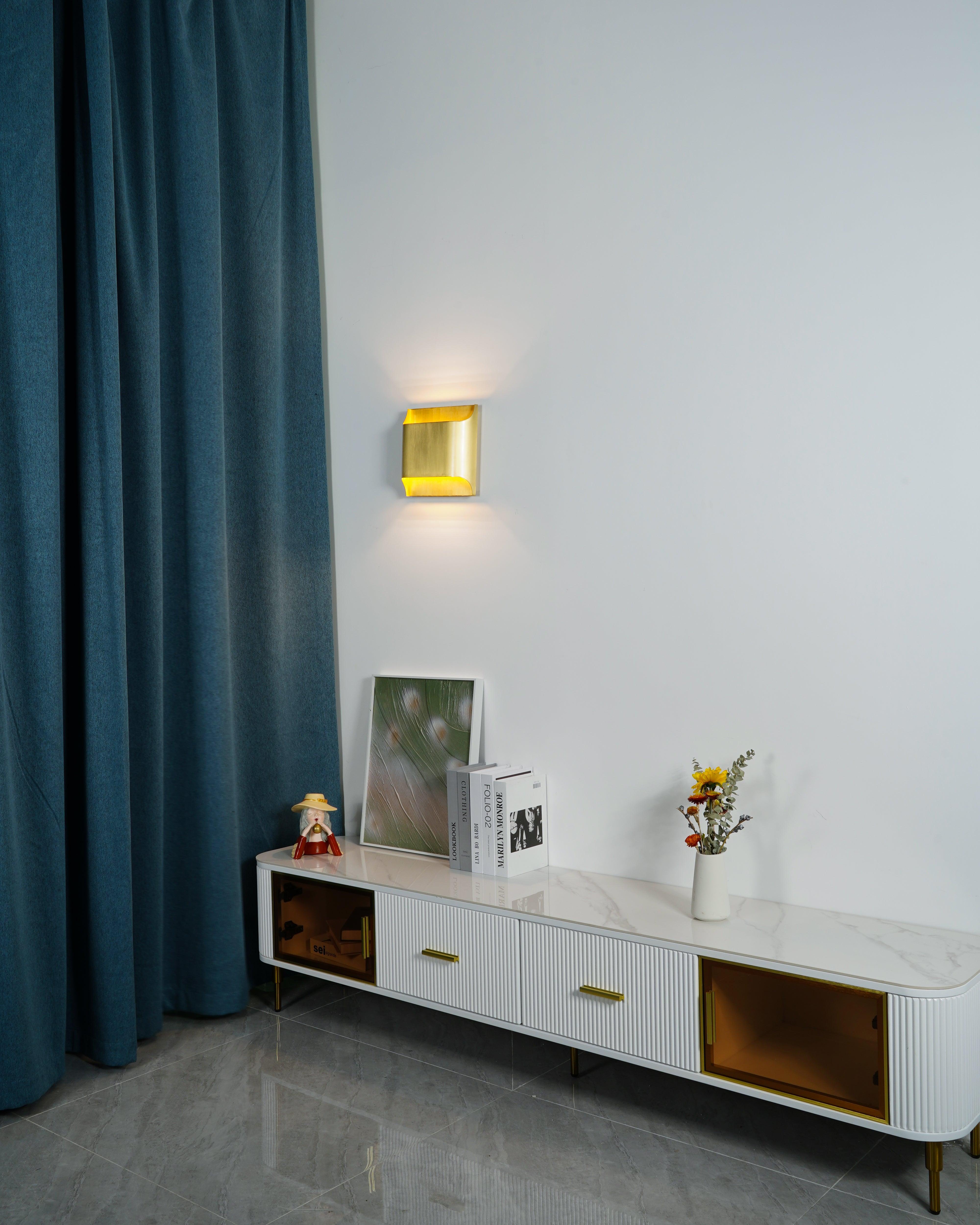 Modern Curved Brass LED Wall Sconce 1-Light Lasson Living