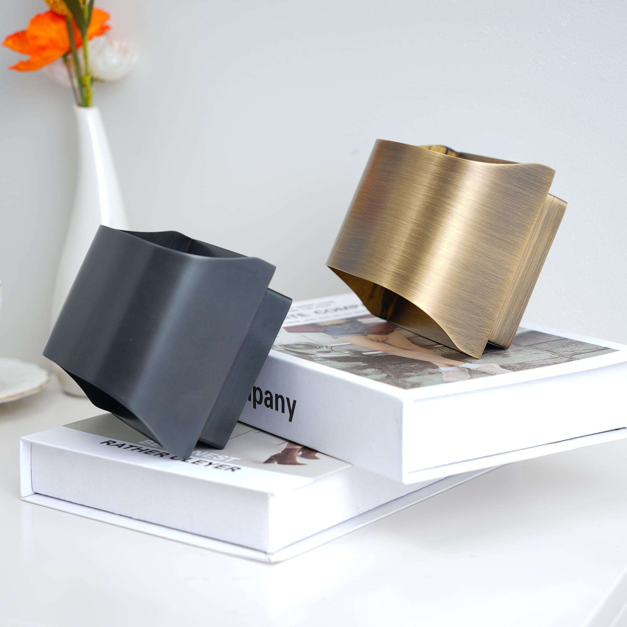 Modern Curved Brass LED Wall Sconce 1-Light Lasson Living