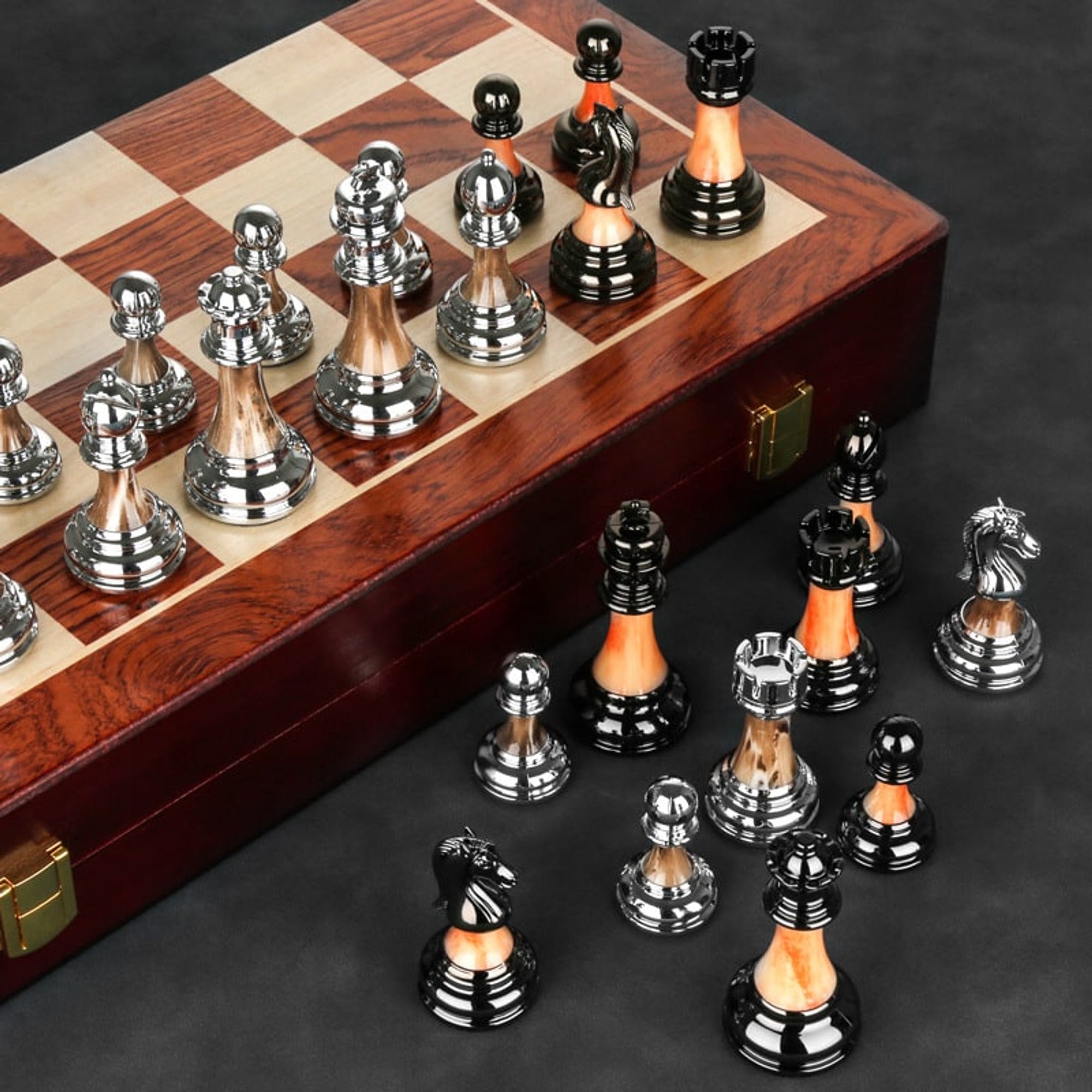 Chess Set In A High-End Gift Box With Zinc Alloy And Acrylic Pieces - Image 2