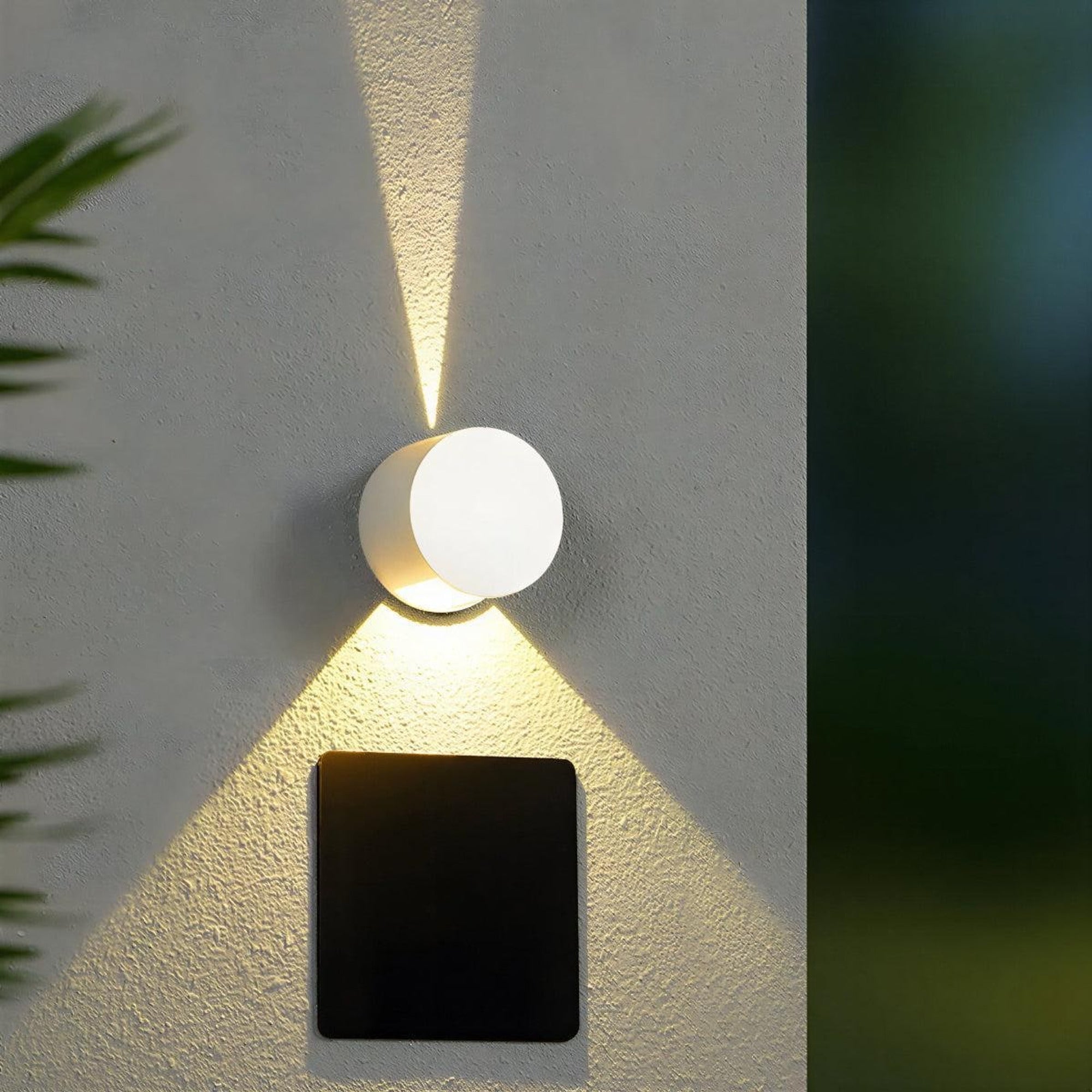 Circular Outdoor Wall Light With Dual-beam Illumination For Porch And Garden Enhances Ambiance While Improving Visibility - Image 6