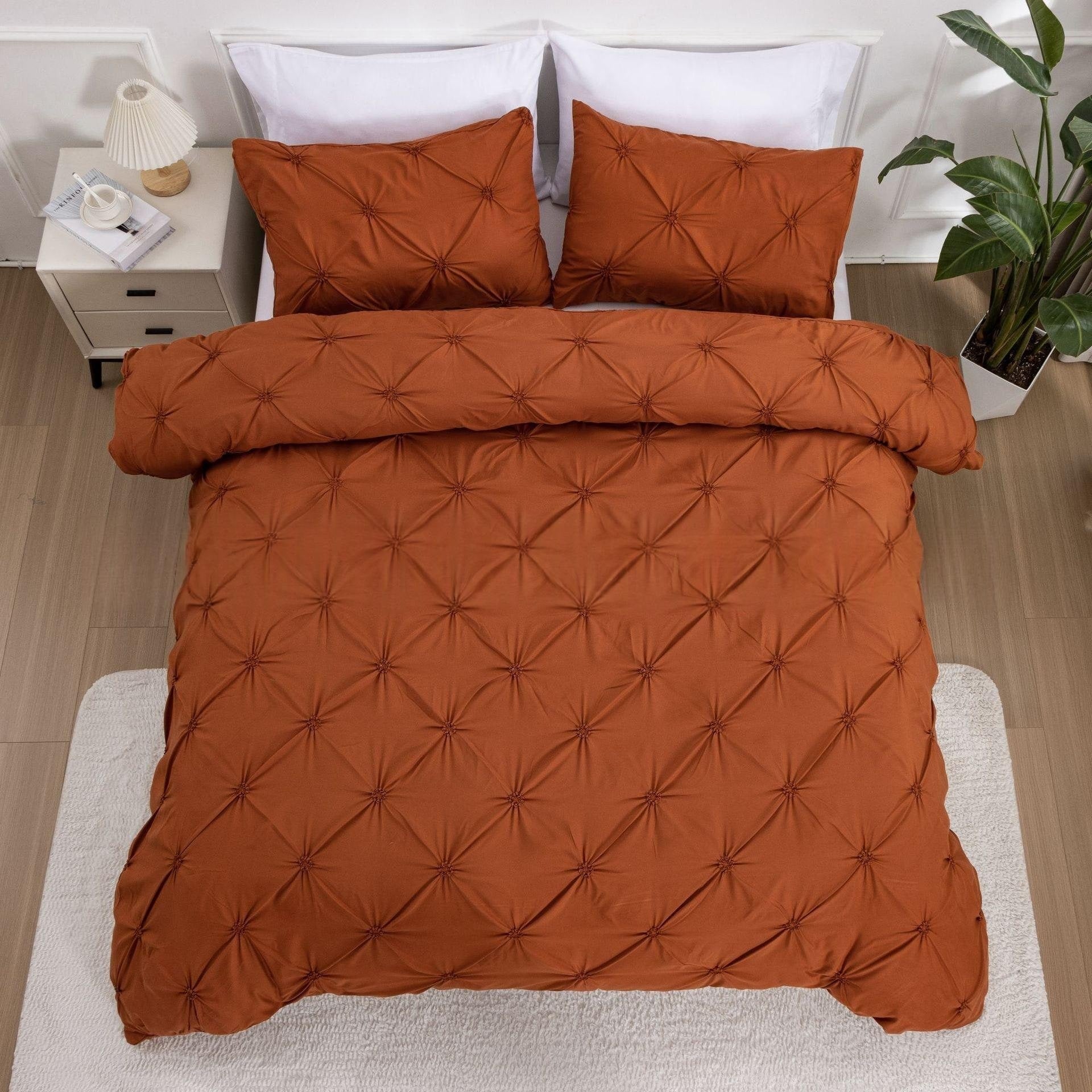 Duvet Cover Set Quilted Pinched Pleat Design Matching Pillowcases - Image 8