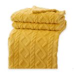 Fleece Blanket With Modern Geometric Pattern For Cosy Comfort - Image 9