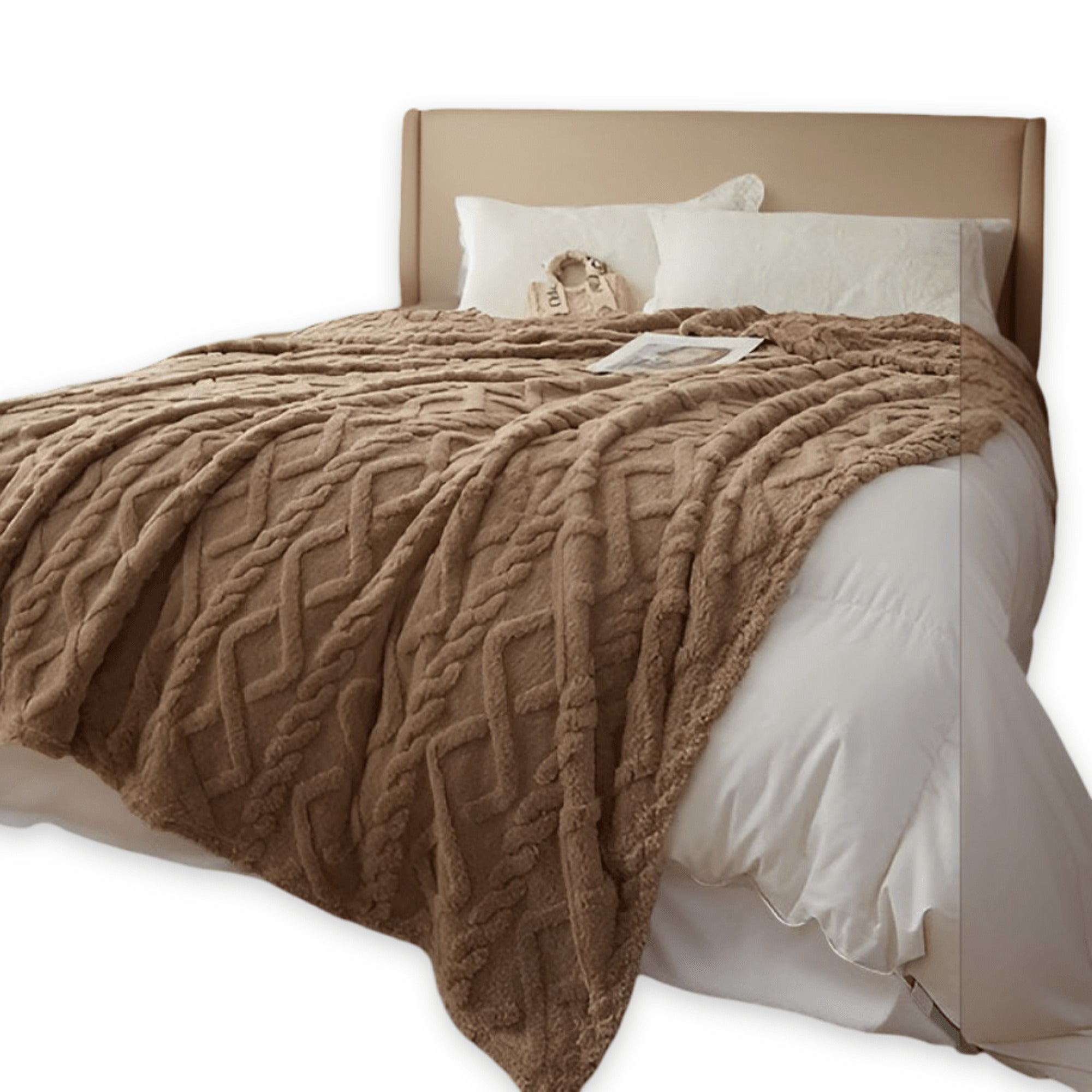 Fleece Blanket With Modern Geometric Pattern For Cosy Comfort - Image 4