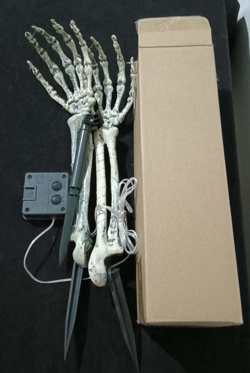 Halloween Skeleton Hand Solar Lights Outdoor Garden Stake Decor Powered - Image 3