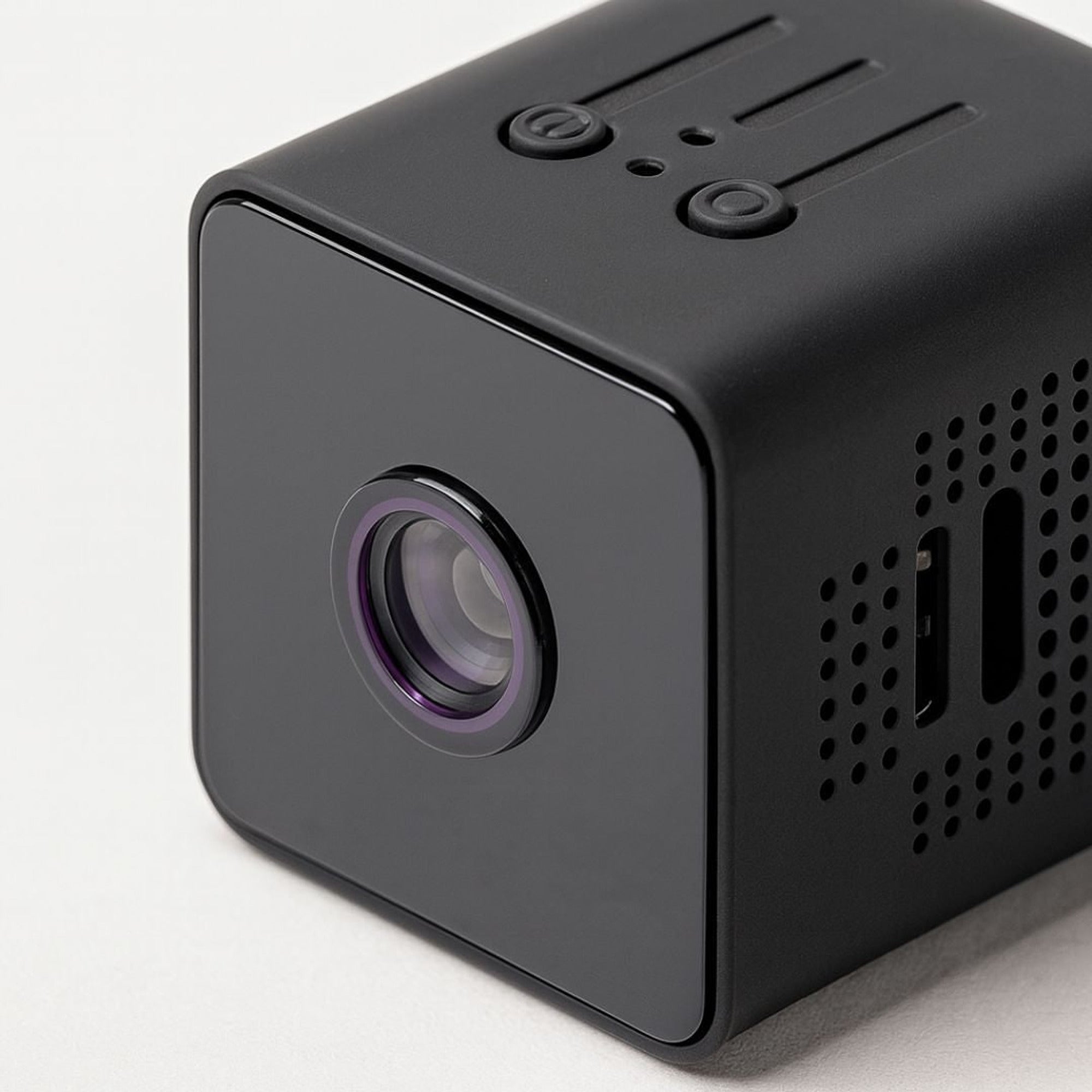 Magnetic Wireless Reversing Camera With Night Vision For Car Caravan Or Trailer - Image 5