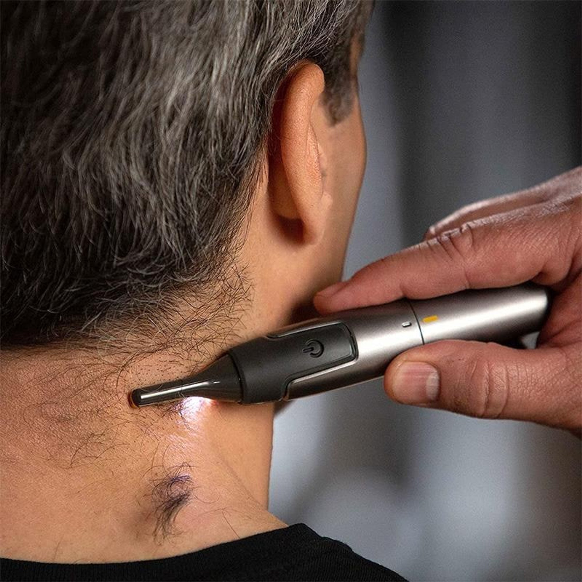 Precision Trimmer For Men With LED Light And Ultra-Slim Titanium Head - Image 1