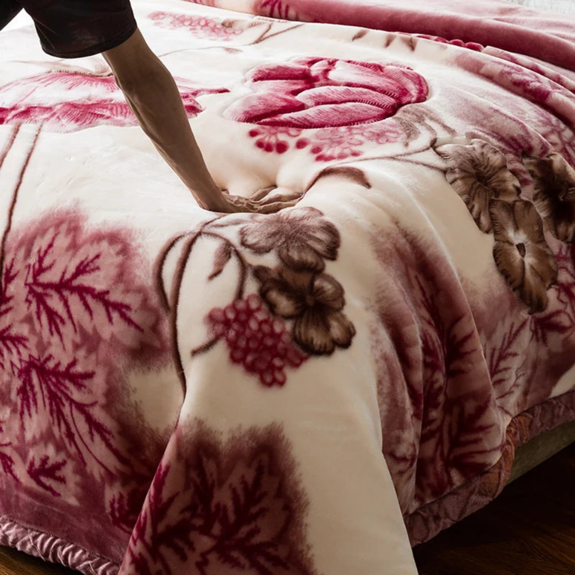 Quilted Floral Weighted Blanket With Plush Texture - Image 3