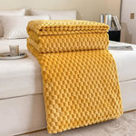 Samtwolke Cozy Velvet Blanket With Ultra-Soft Checkered Pattern - Image 9