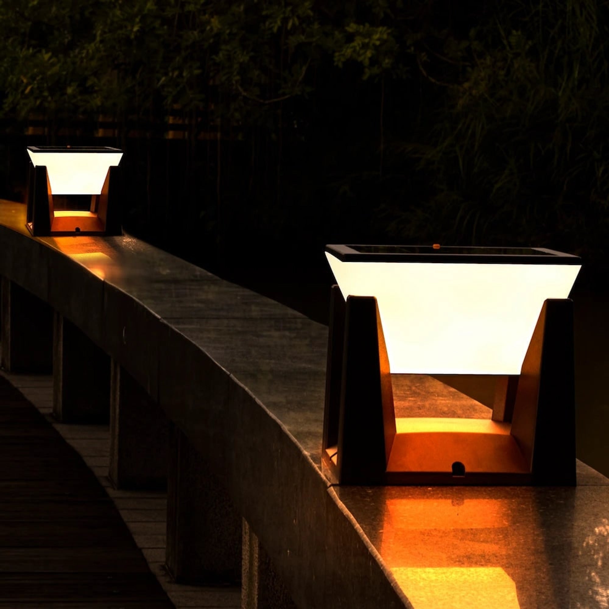 Solar Outdoor Light Modern Geometric Black White Plastic - Image 1