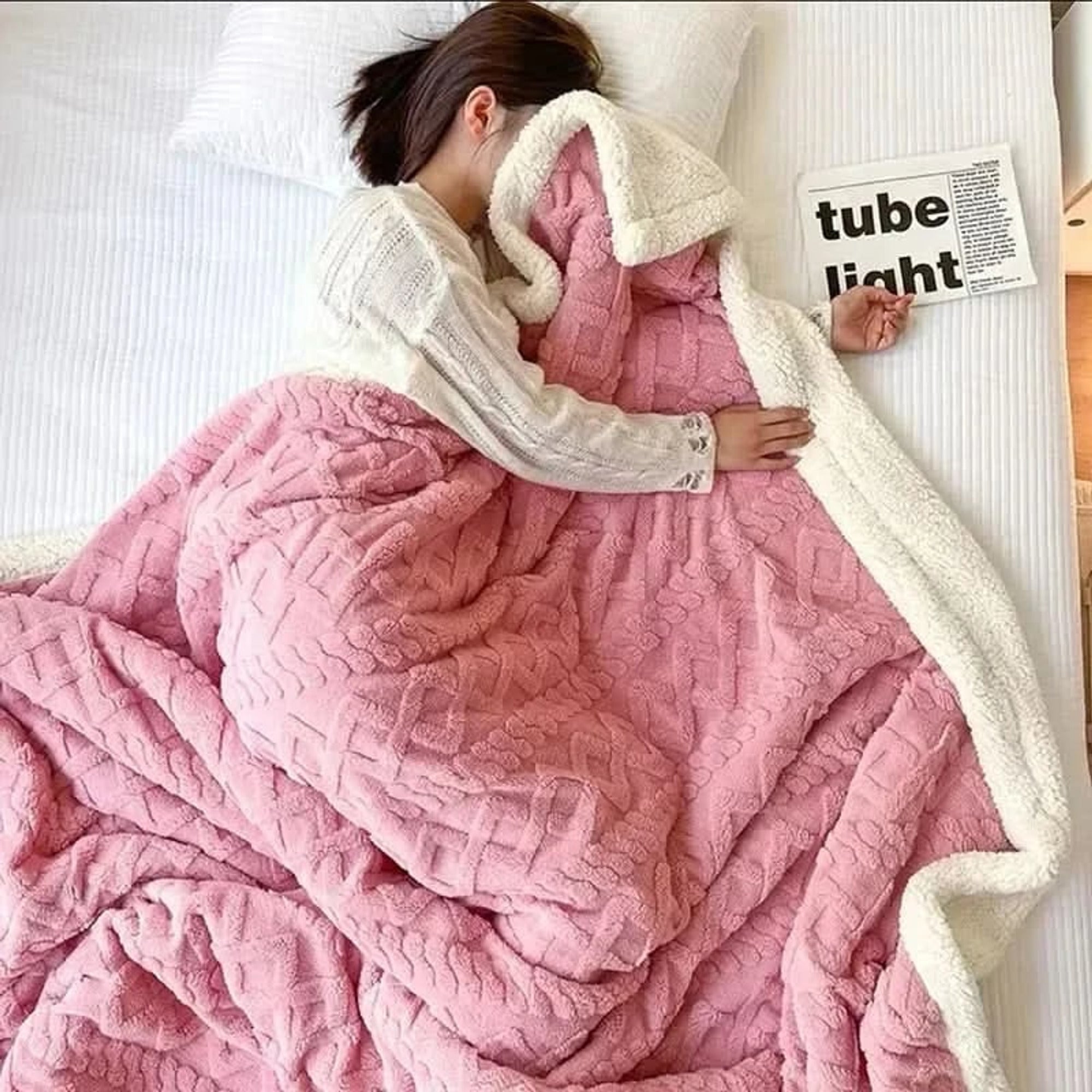 Thick Fleece Blanket With Quilted Lambswool Texture - Image 2