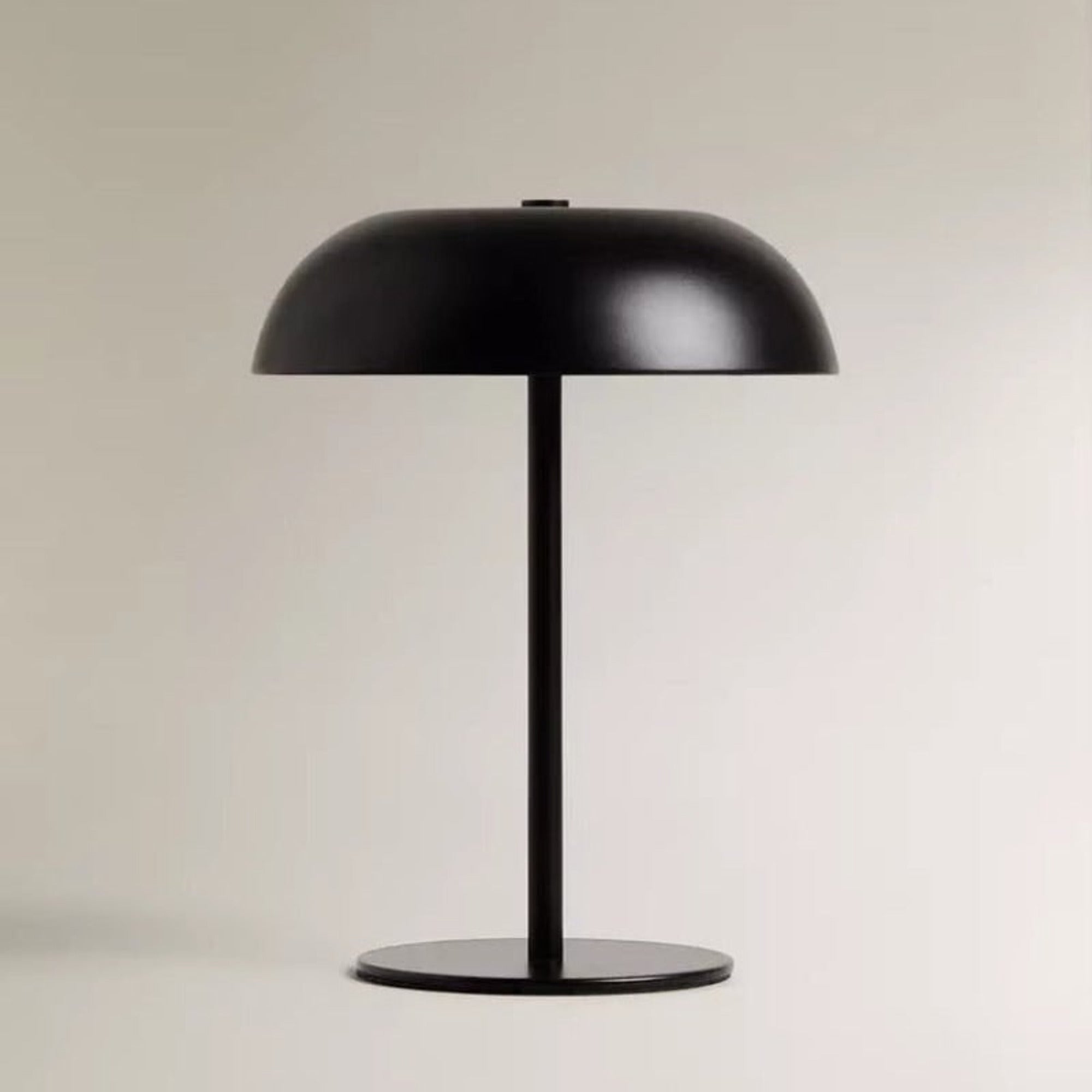 Wireless Table Lamp With Touch Control And Metallic Finish - Image 5